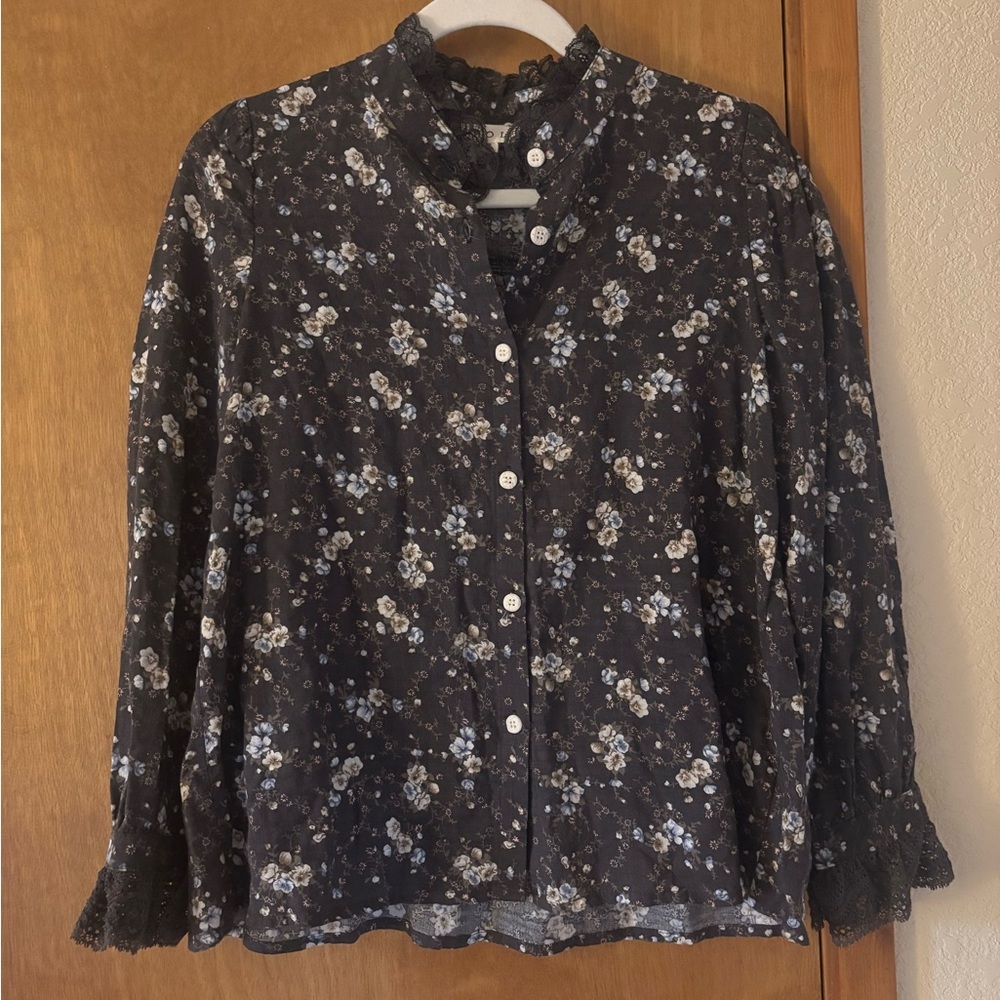 POL Charcoal Floral Lace Top